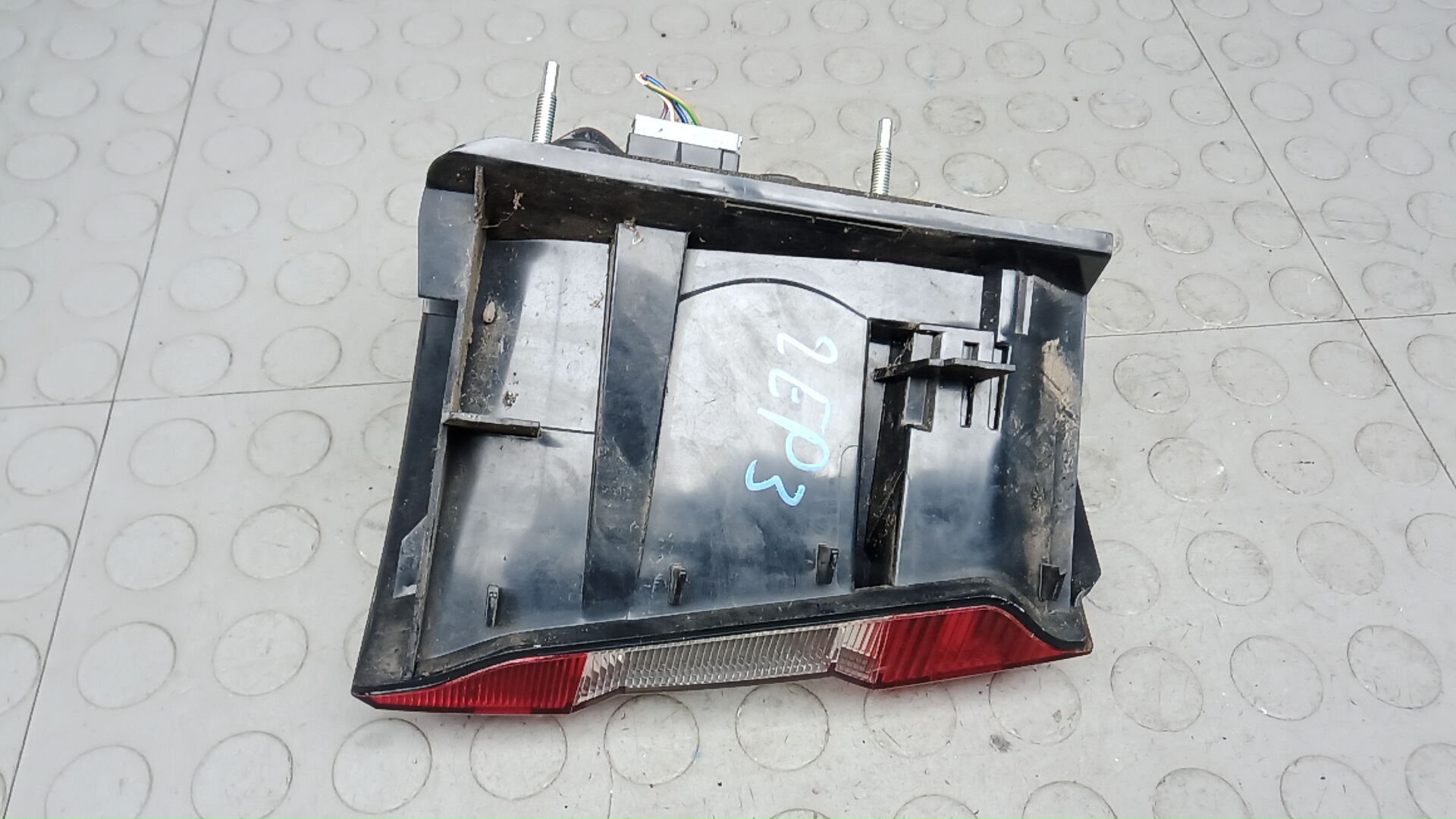 Фонарь задний правый