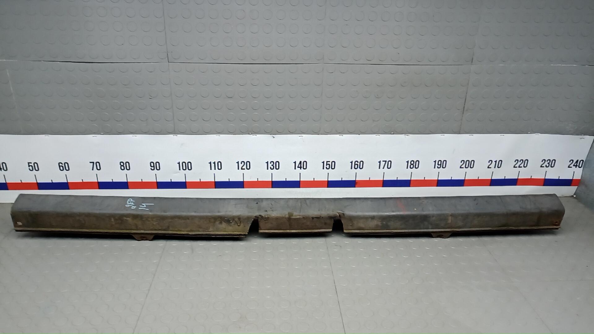 Бампер задний