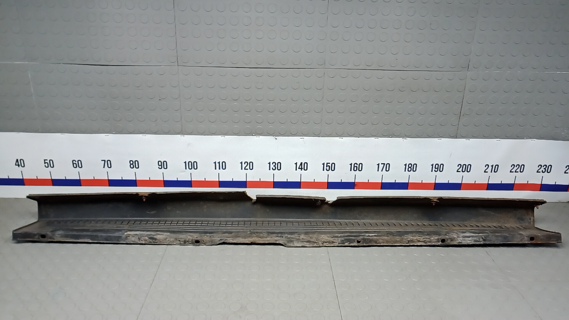 Бампер задний