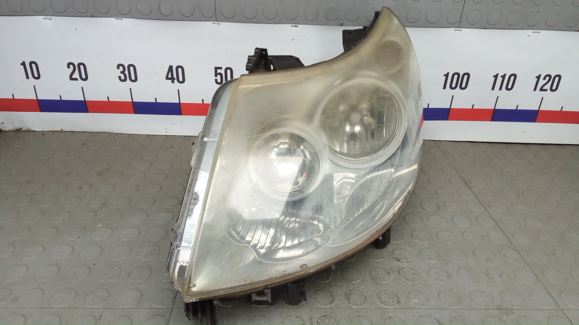 Фара левая