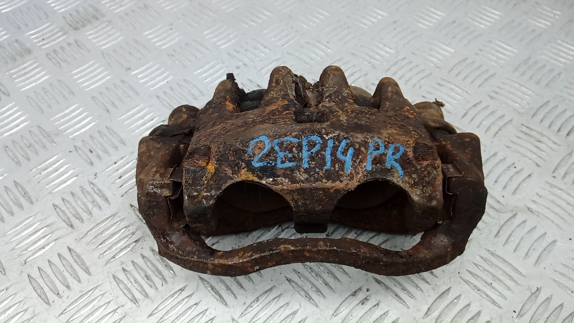 Суппорт передний правый