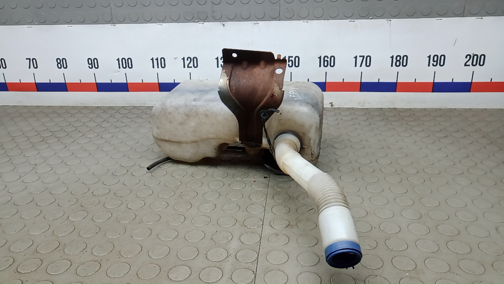 Бачок омывателя лобового стекла