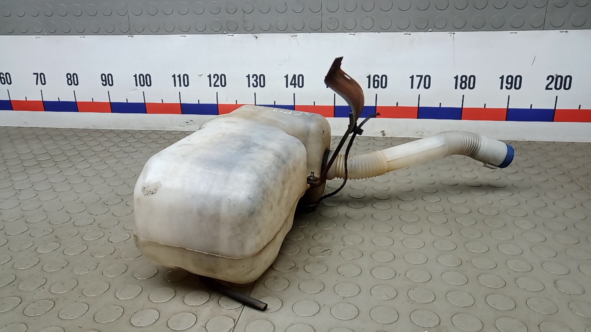 Бачок омывателя лобового стекла