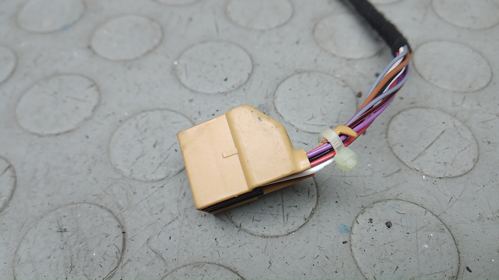 Зеркало правое электрическое