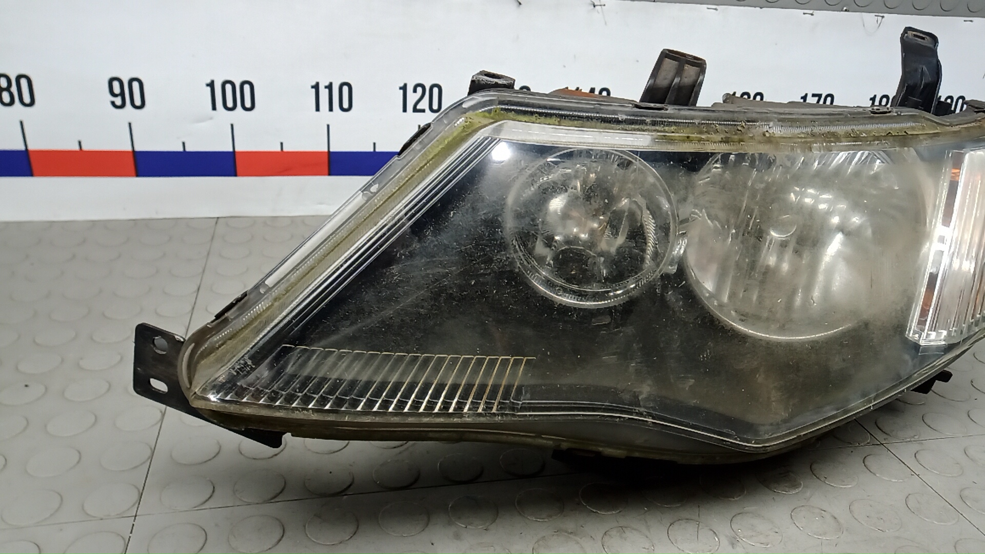 Фара левая