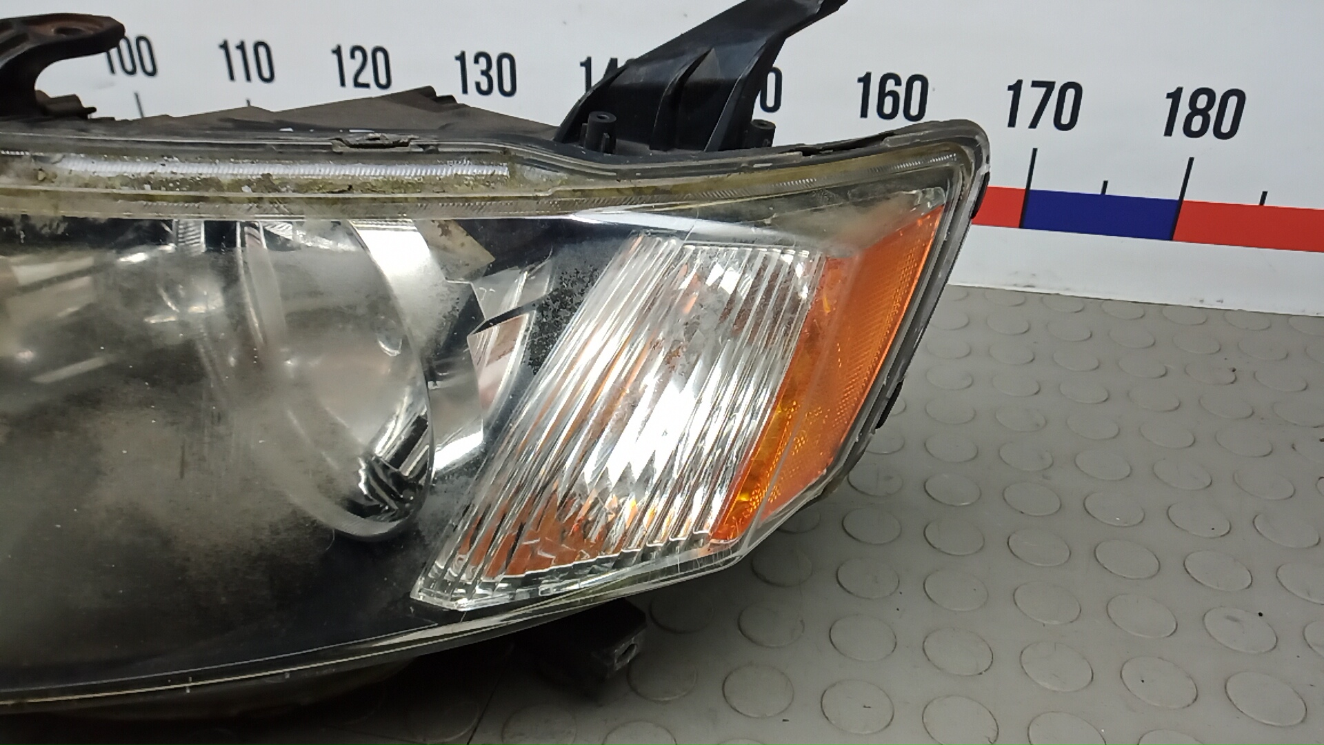 Фара левая