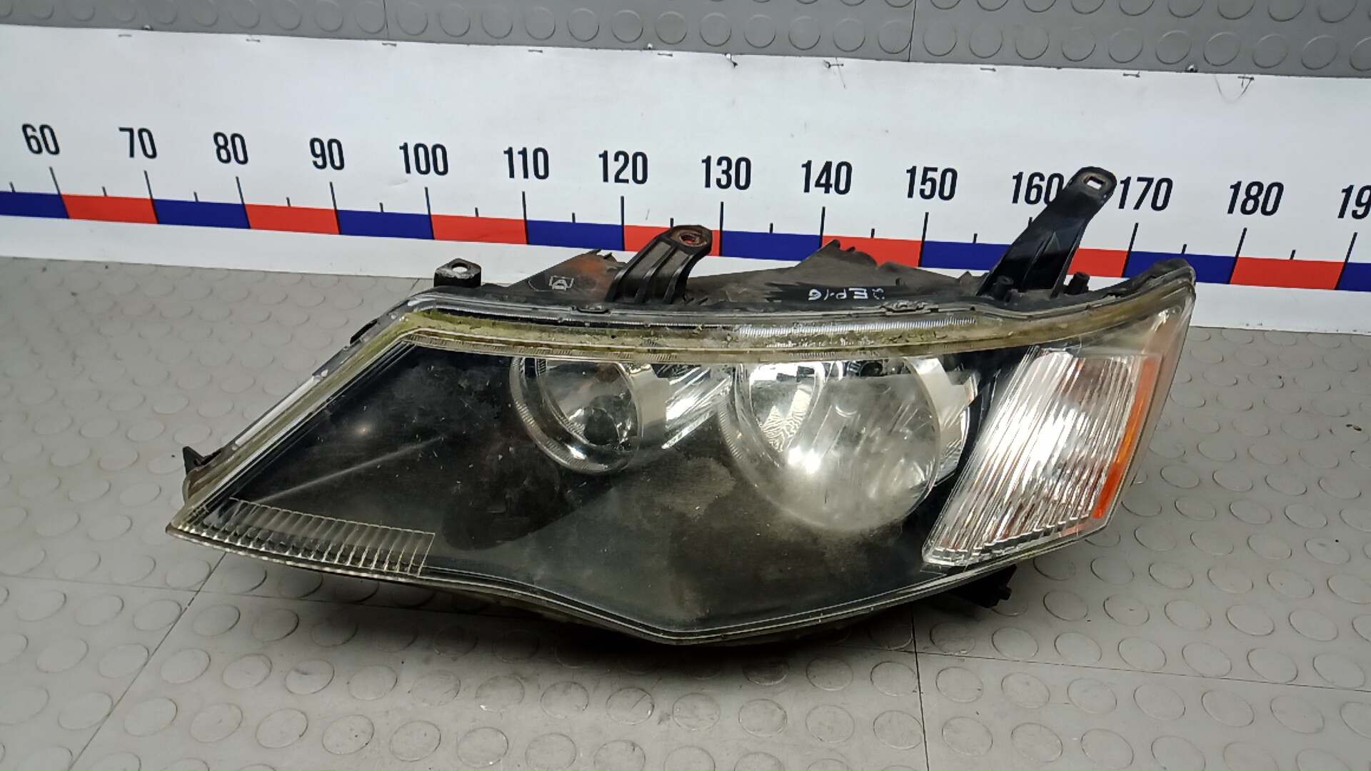 Фара левая