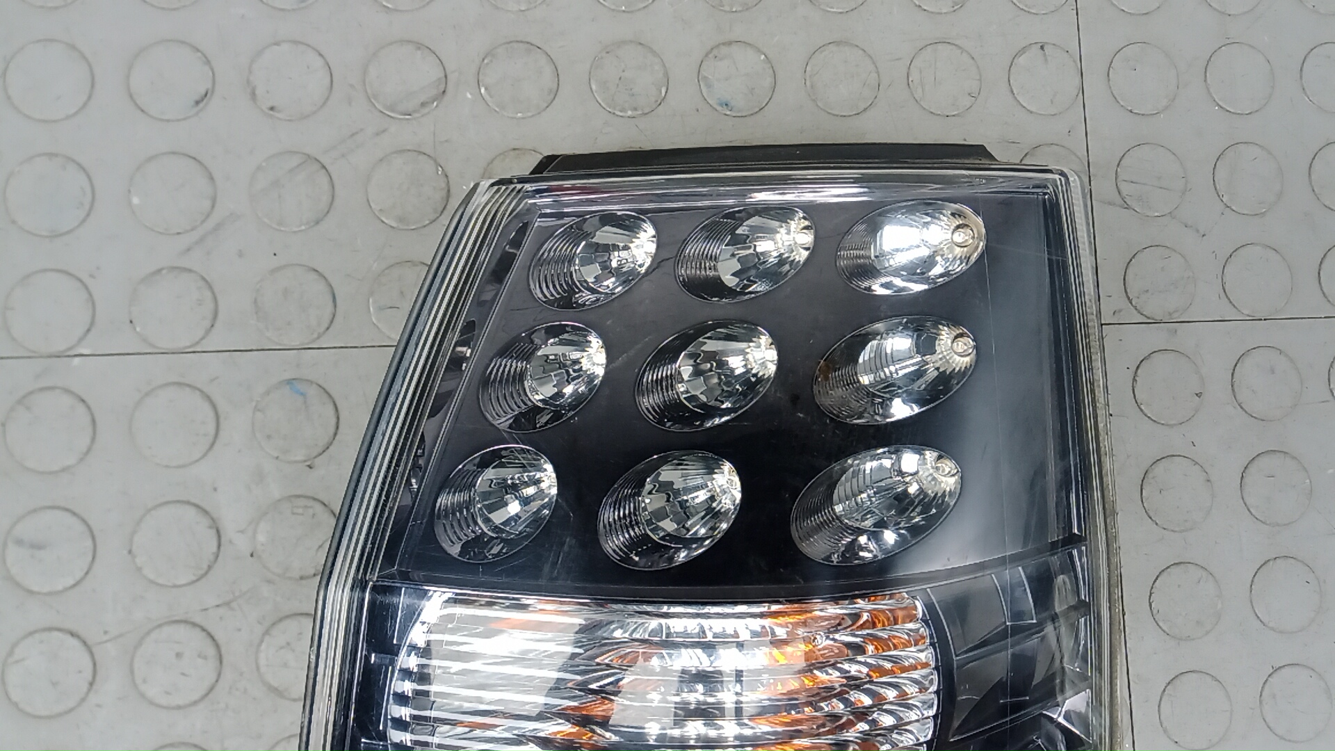 Фонарь задний правый