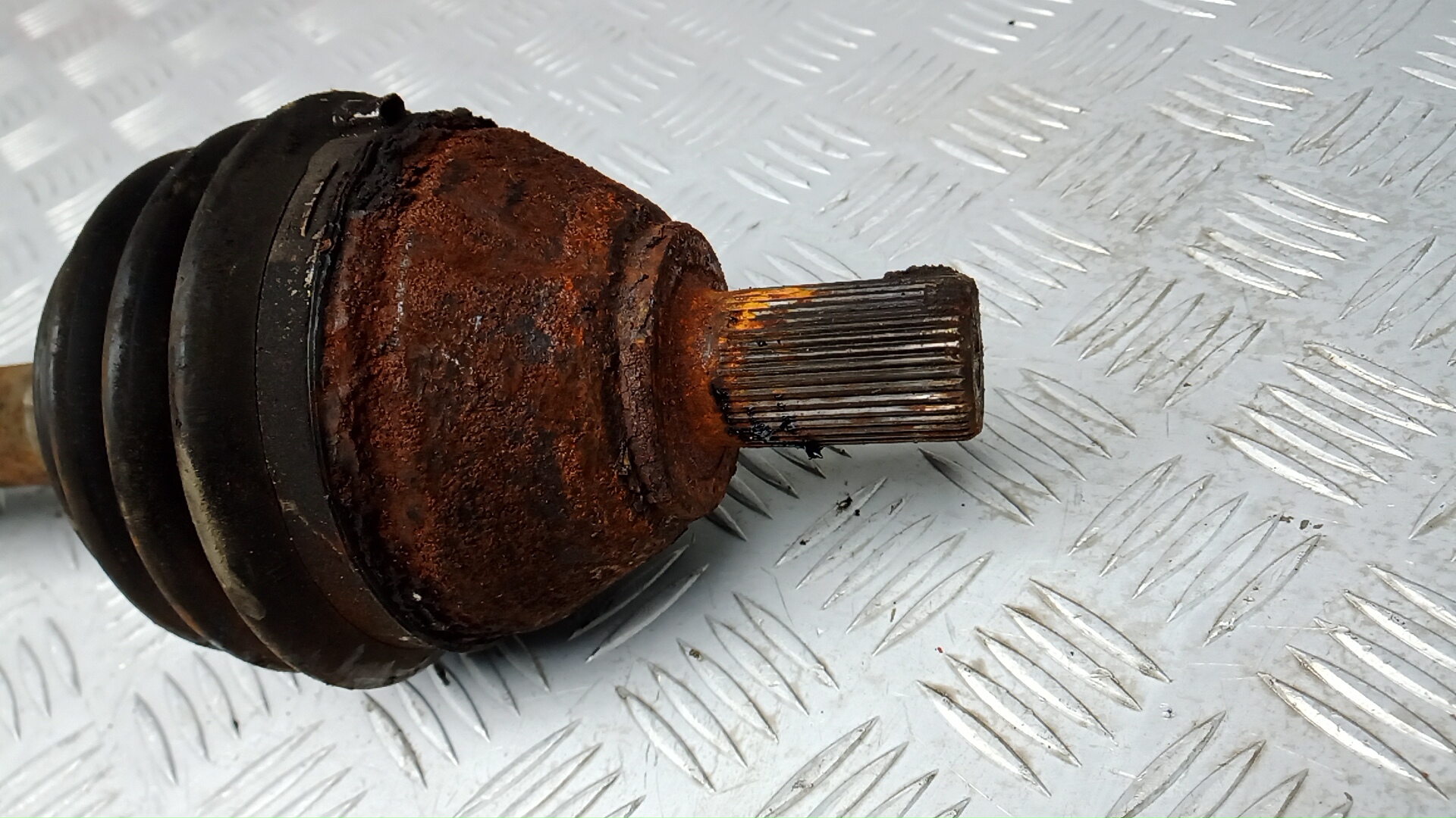 Полуось передняя правая