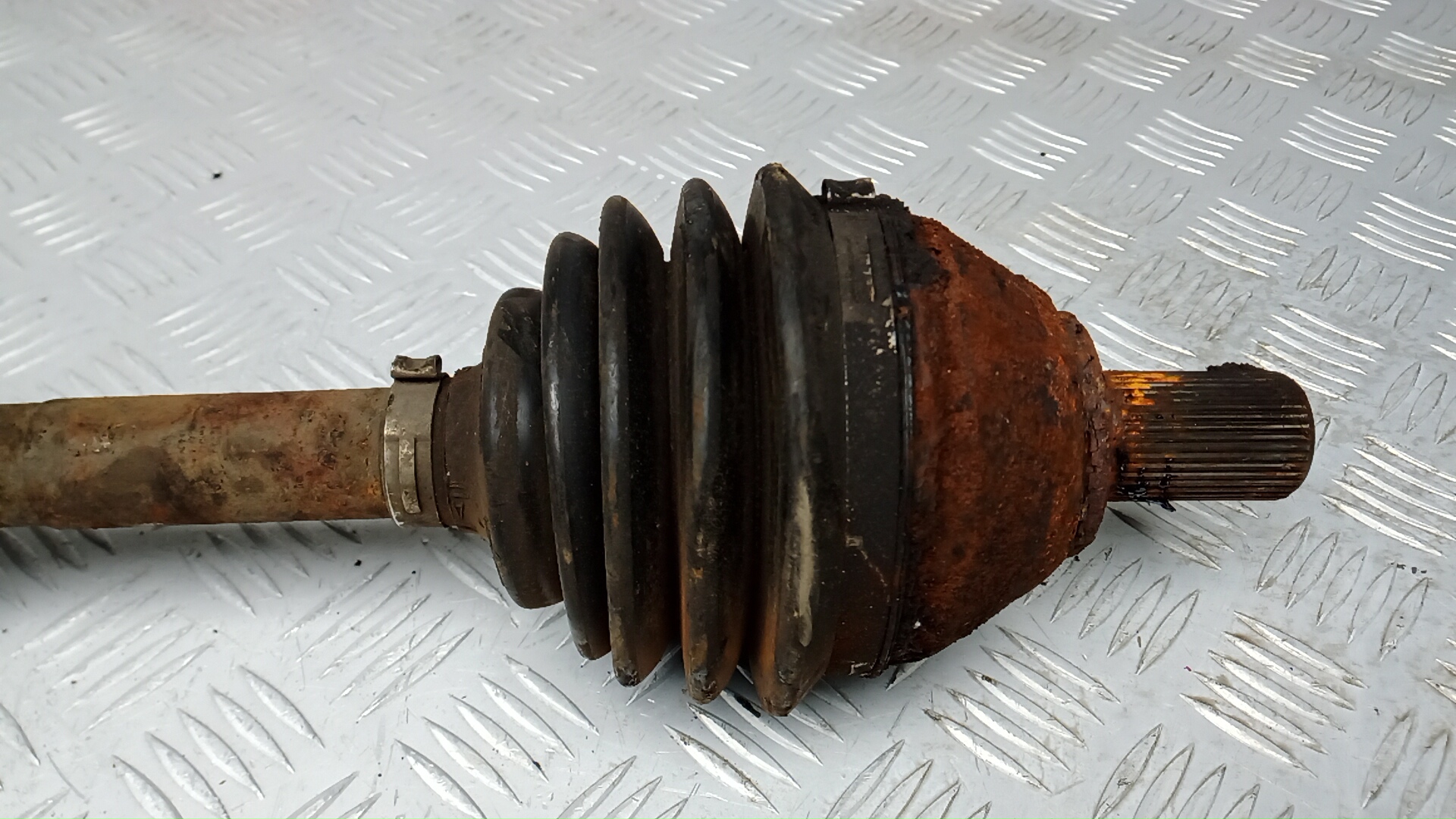 Полуось передняя правая