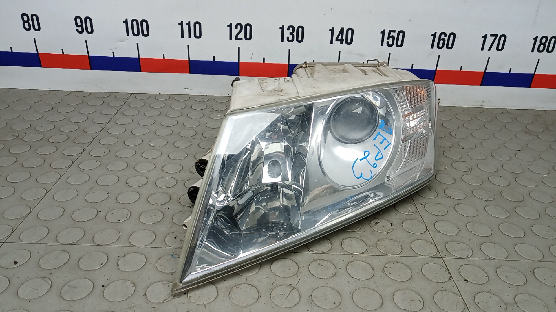 Фара левая