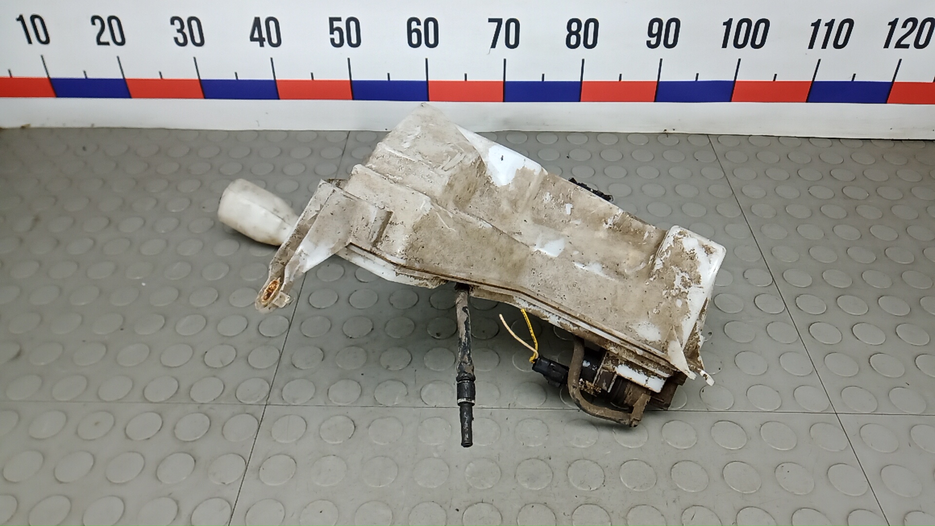 Бачок омывателя лобового стекла