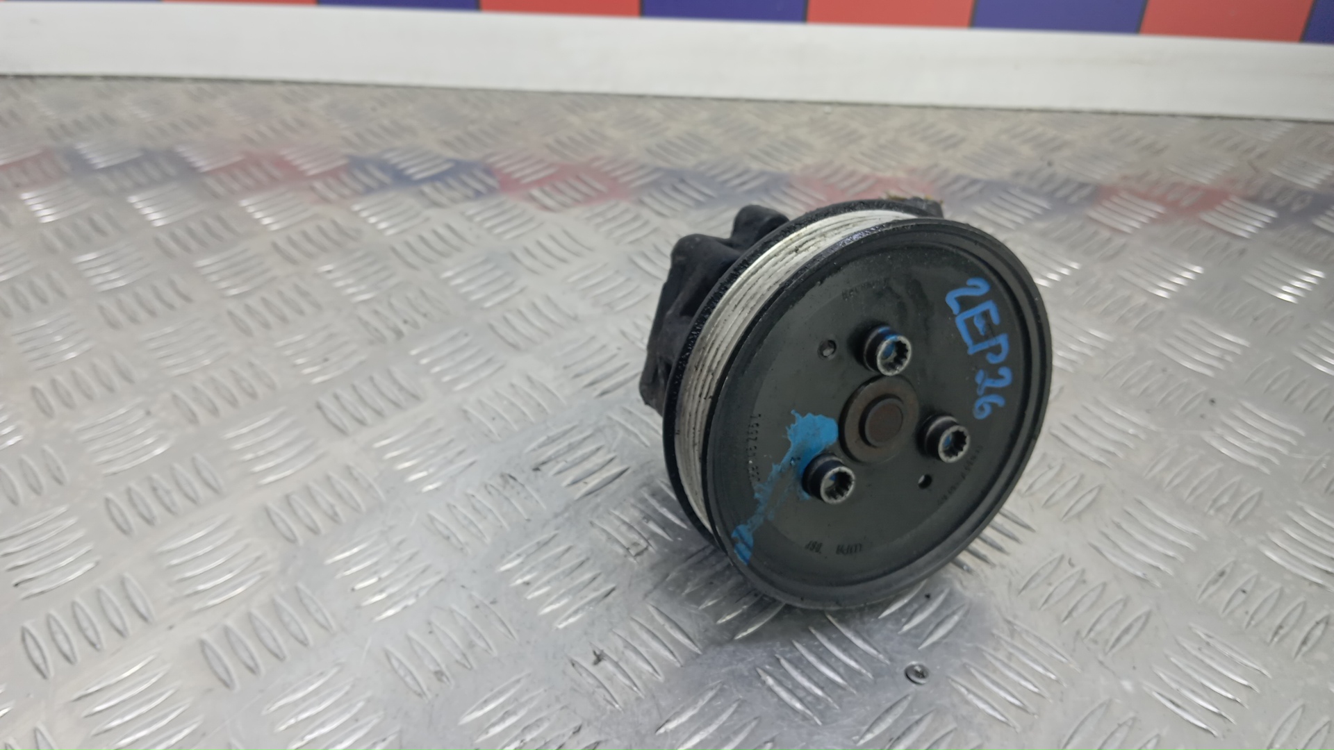 Насос ГУР (гидроусилитель руля)