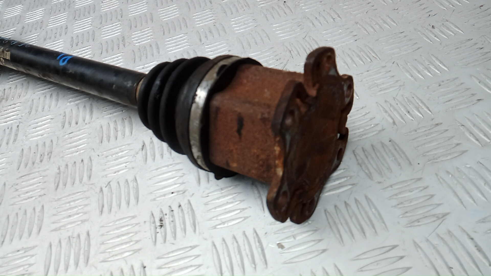 Полуось передняя левая