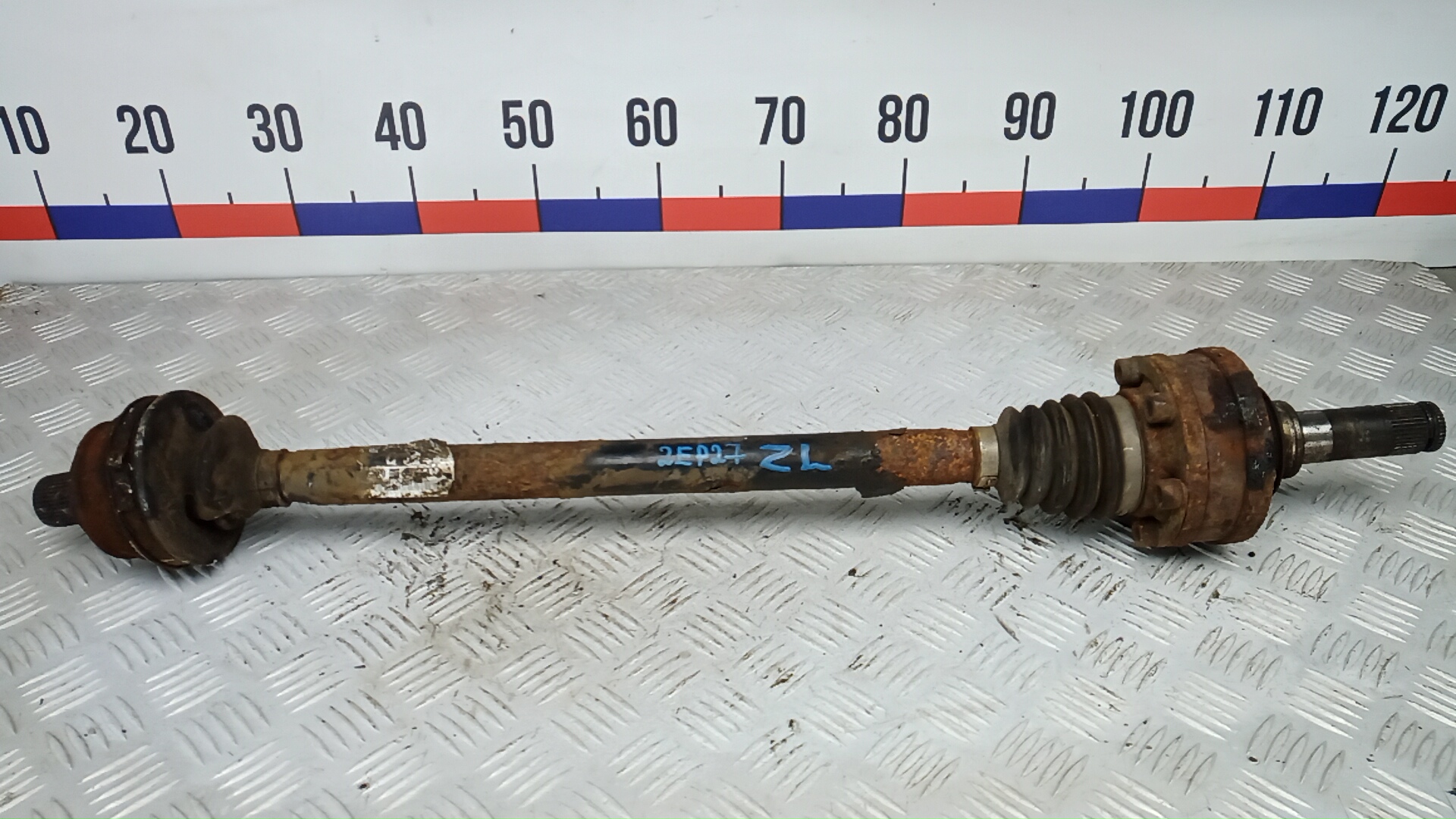 Полуось задняя левая