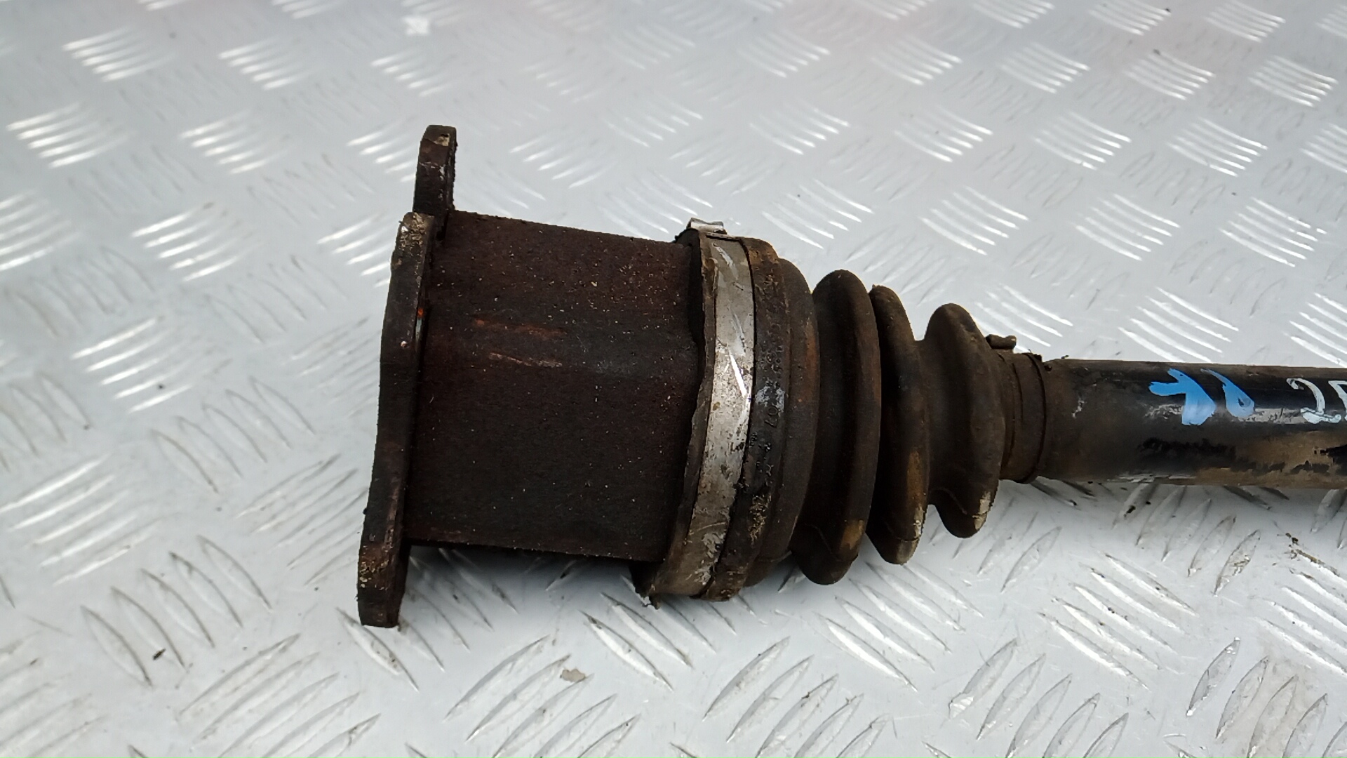 Полуось передняя правая