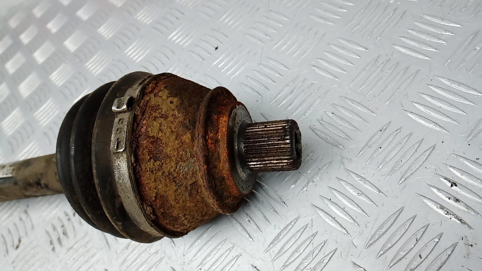 Полуось передняя правая