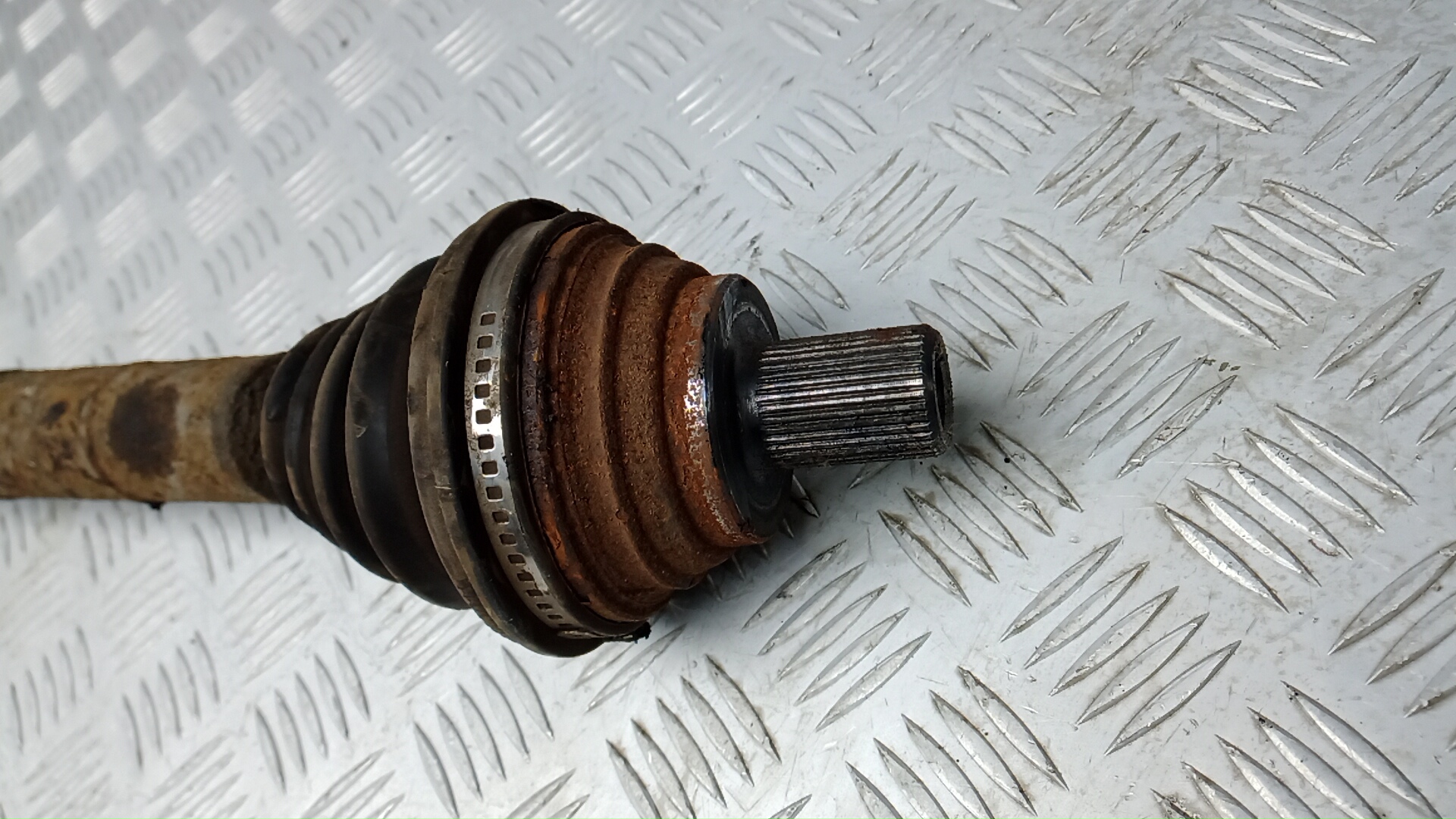 Полуось передняя правая