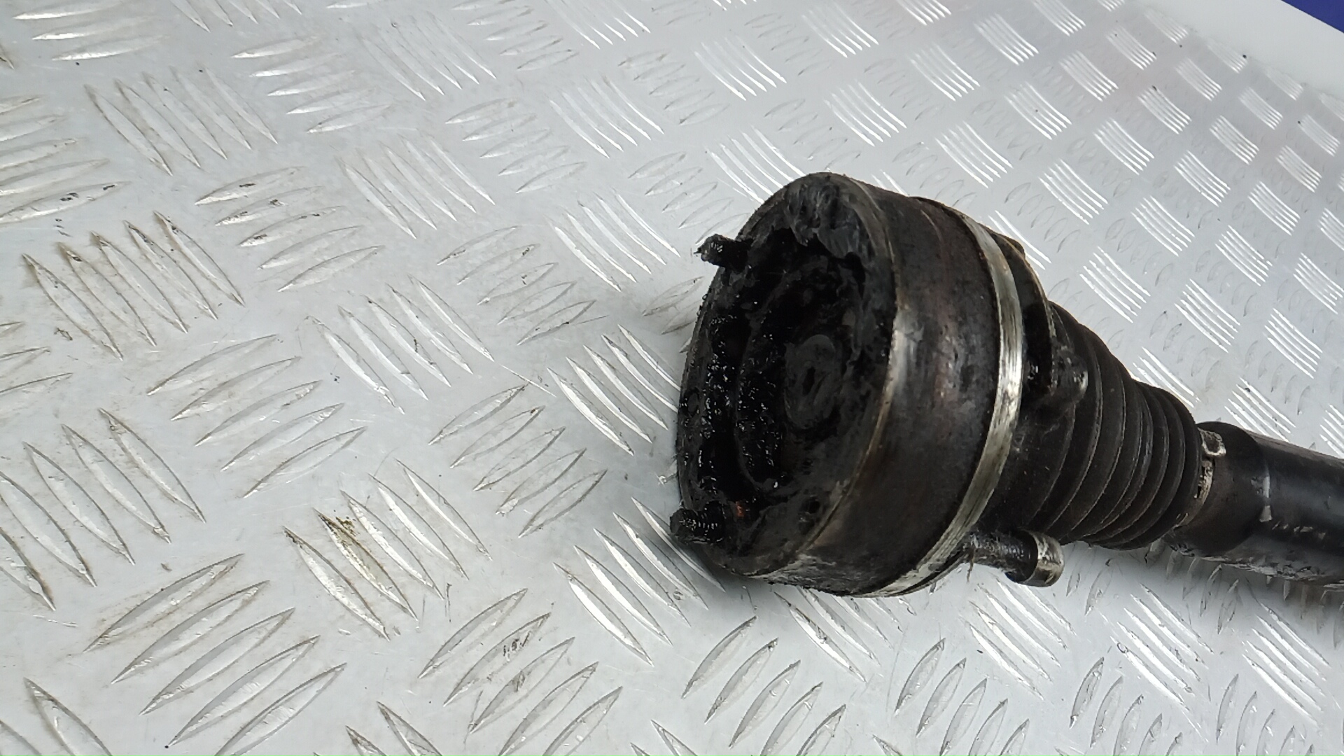 Полуось передняя правая