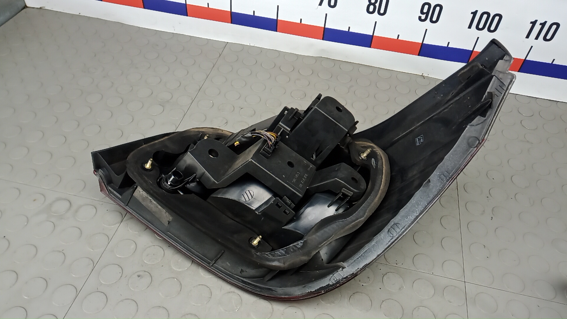 Фонарь задний левый