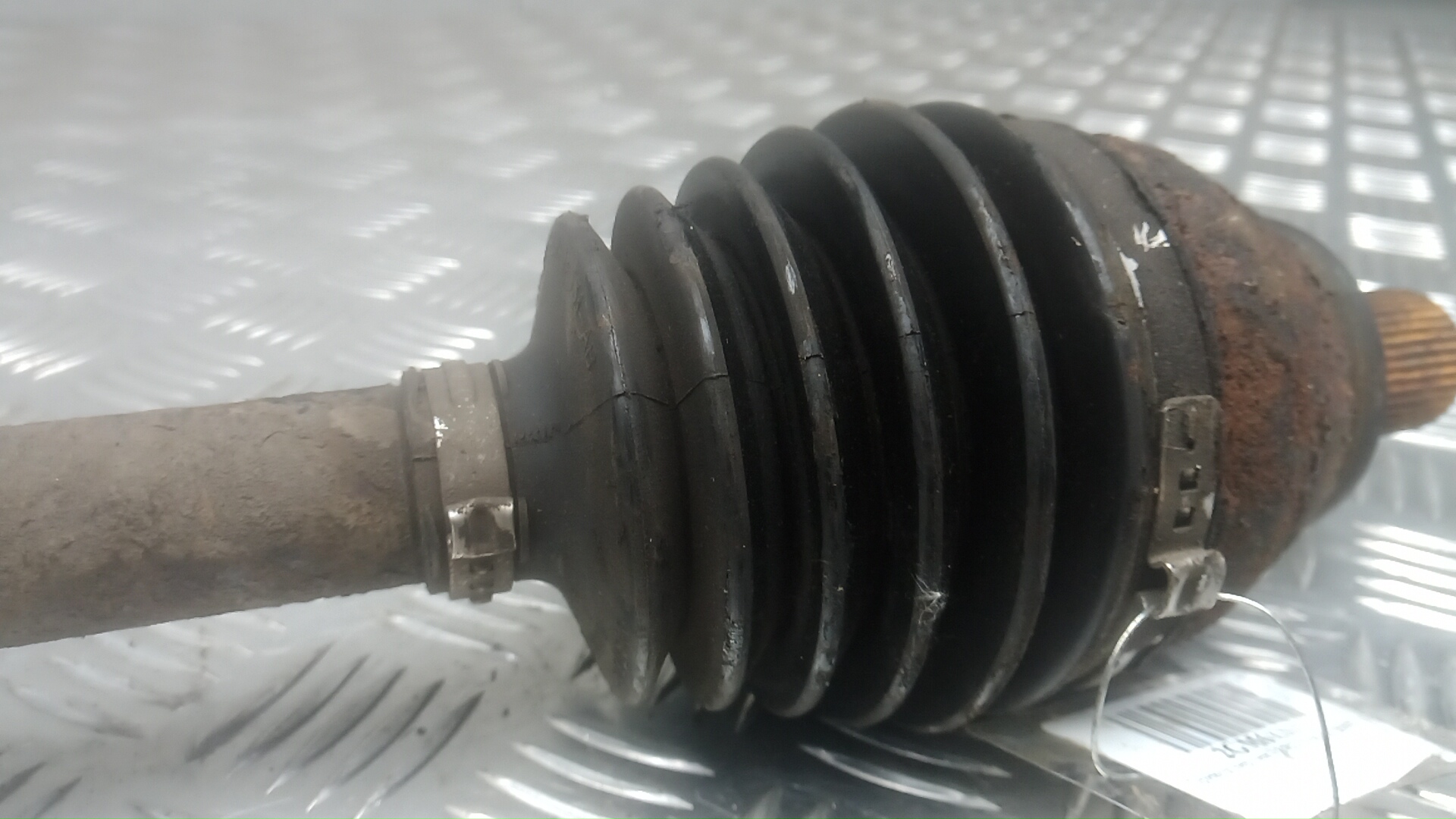 Полуось передняя левая