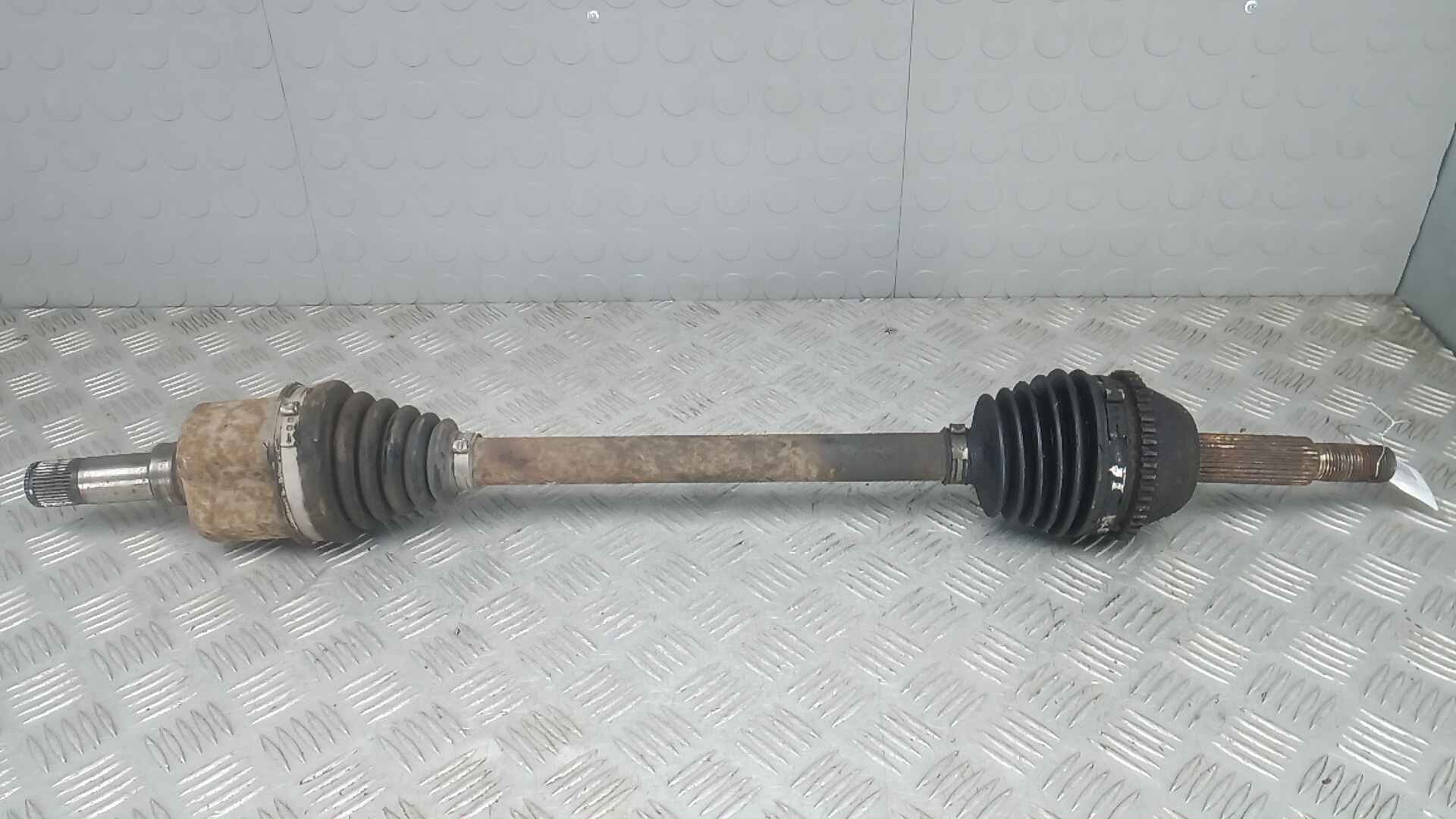 Полуось передняя левая