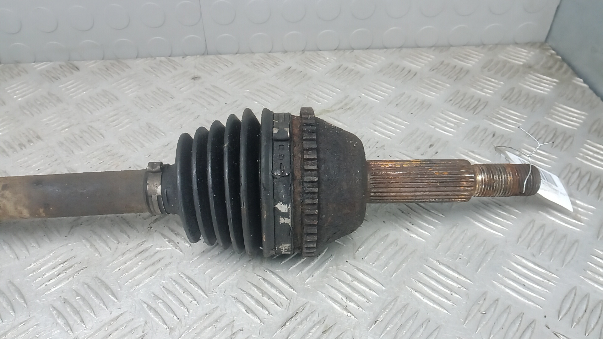 Полуось передняя левая