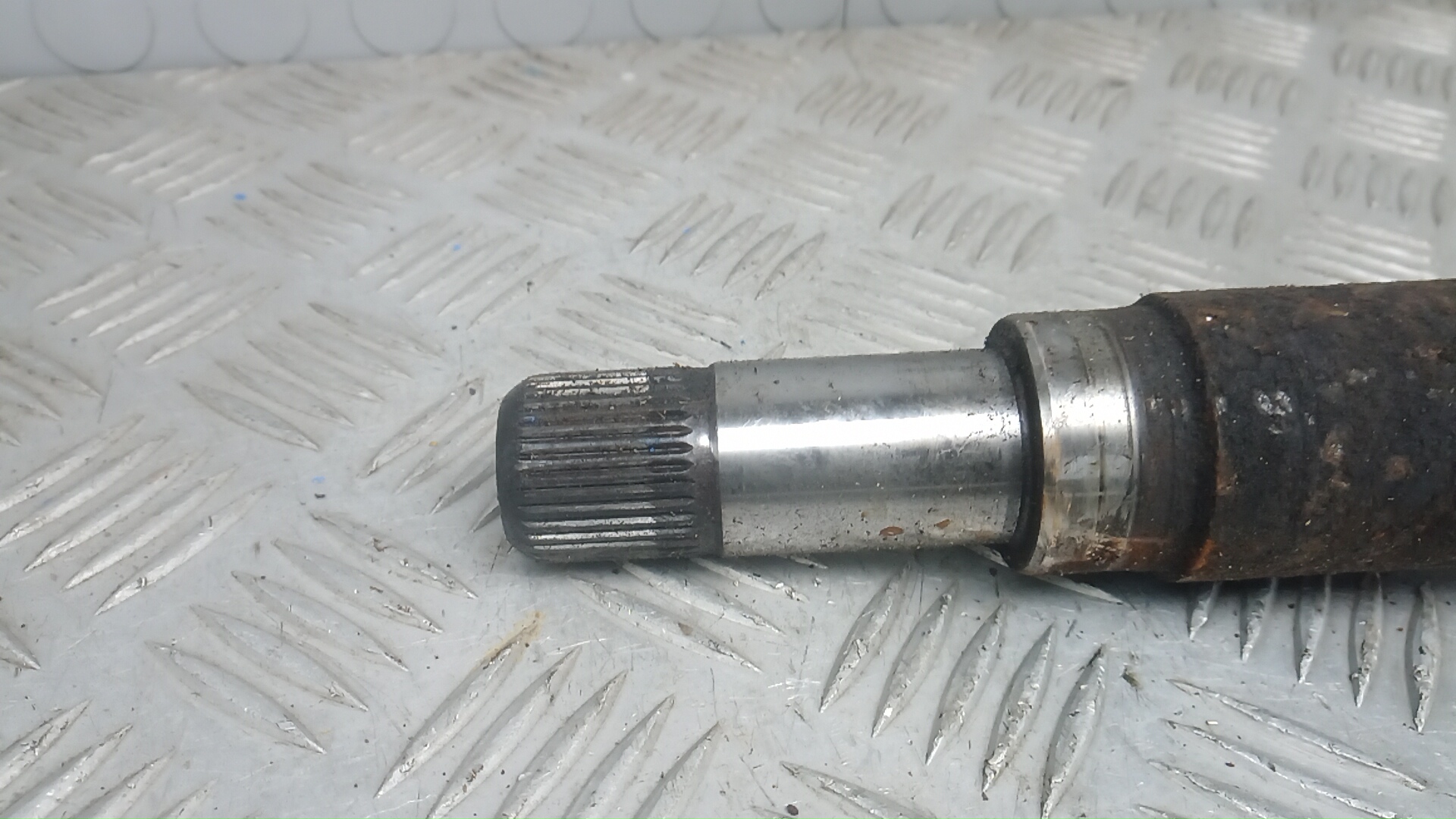 Полуось передняя правая