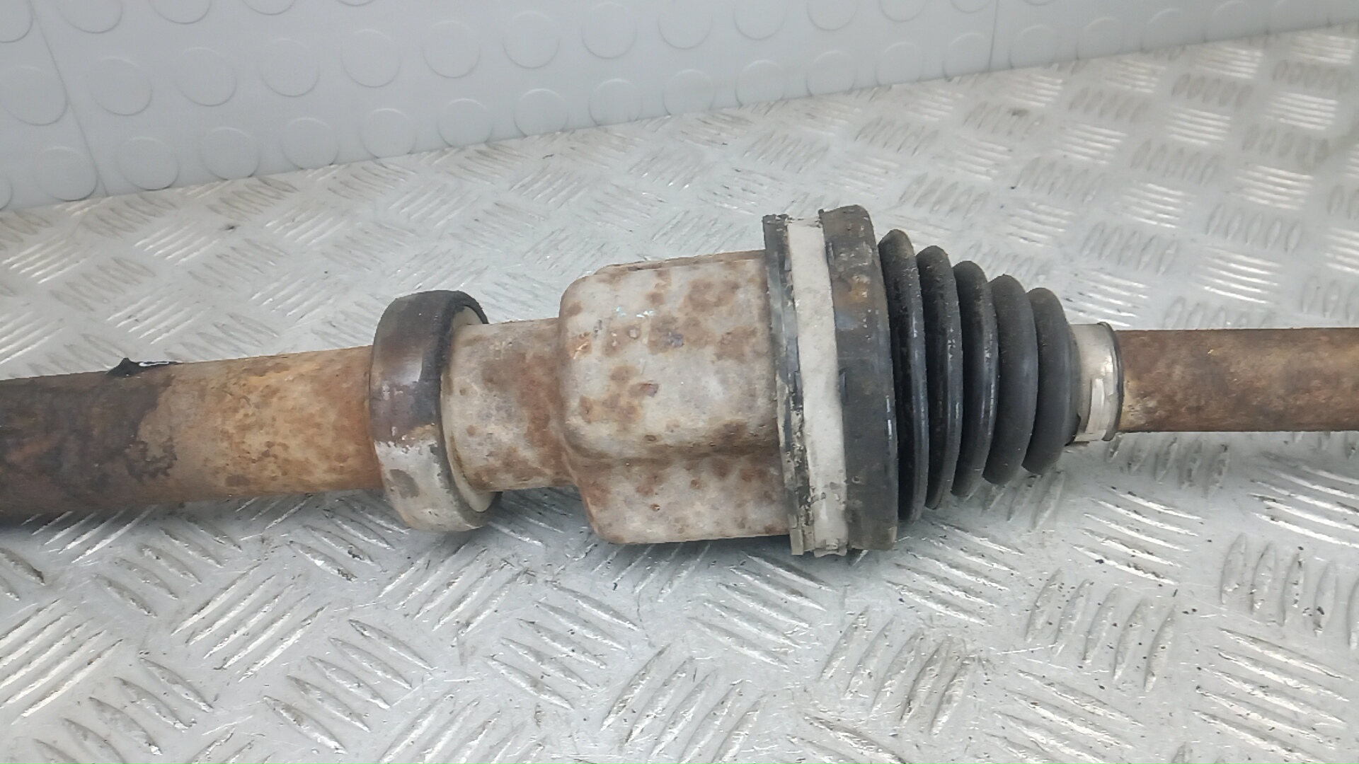 Полуось передняя правая