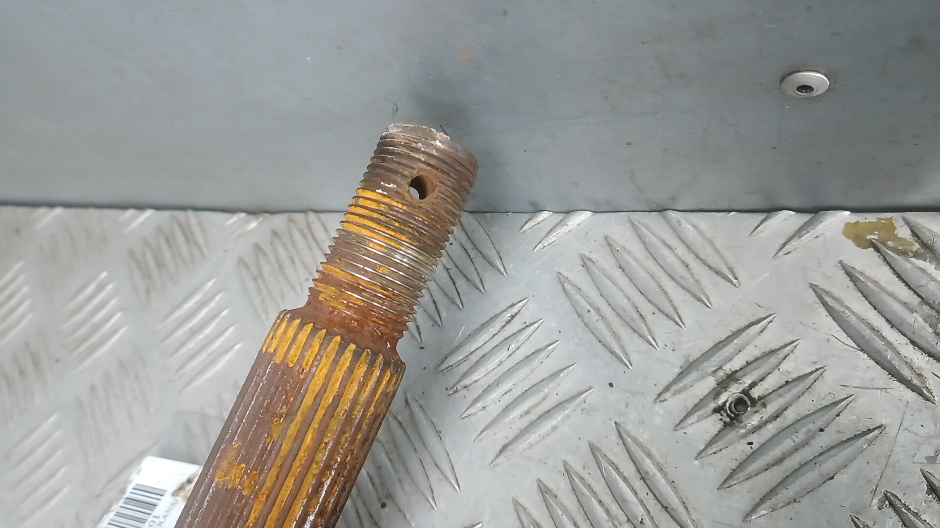 Полуось передняя правая