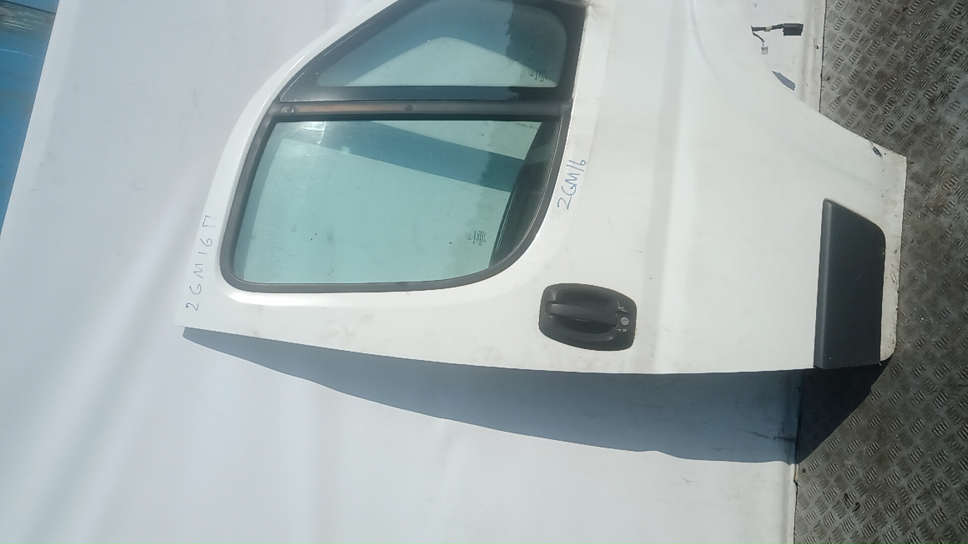 Дверь передняя правая