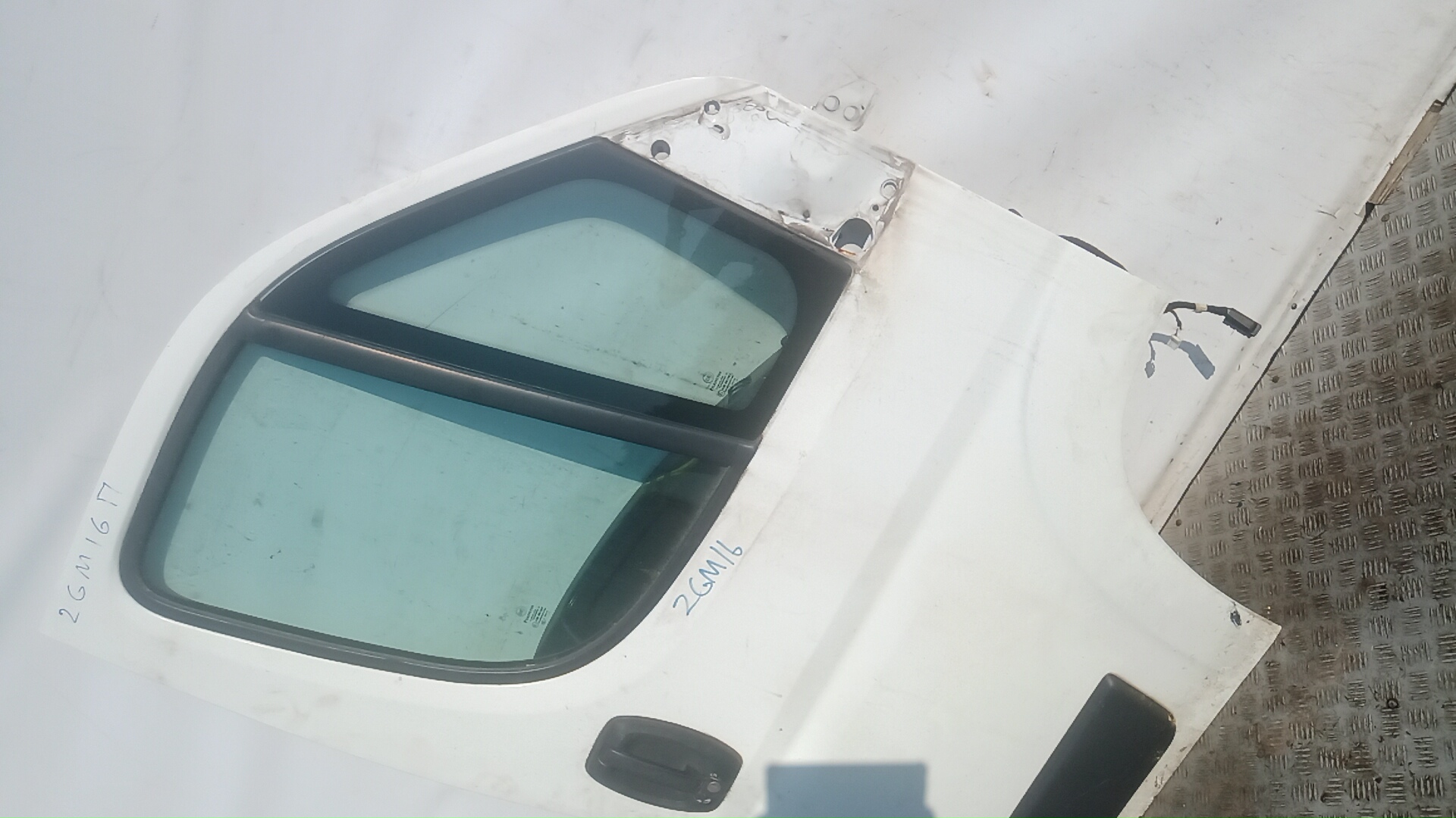 Дверь передняя правая