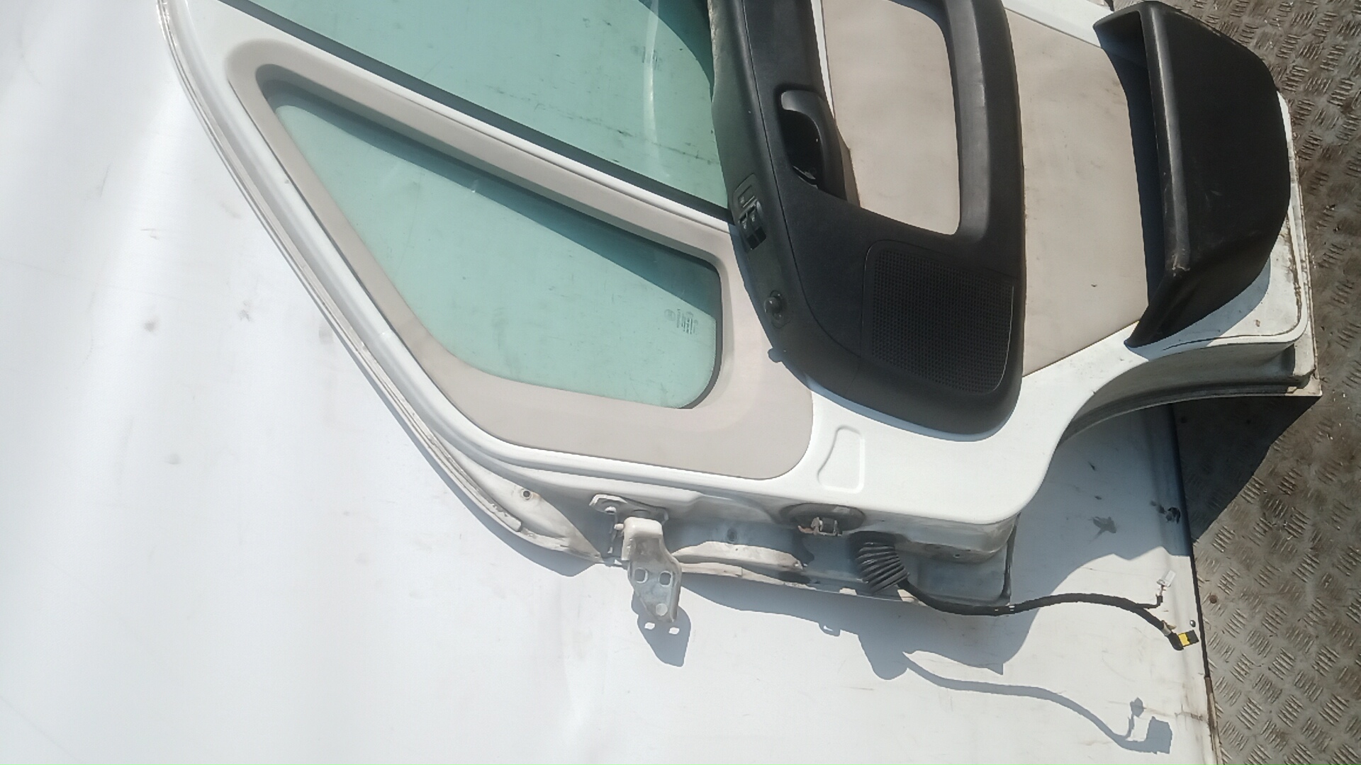 Дверь передняя правая