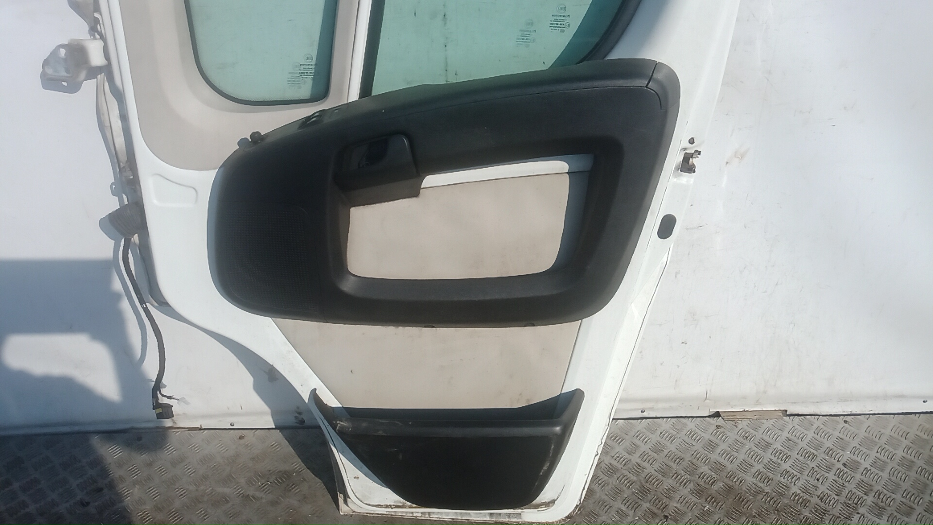 Дверь передняя правая