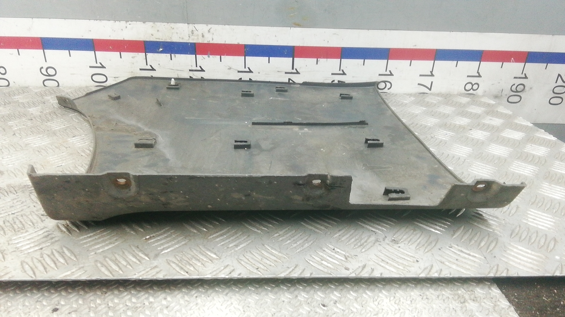 Молдинг заднего крыла правого