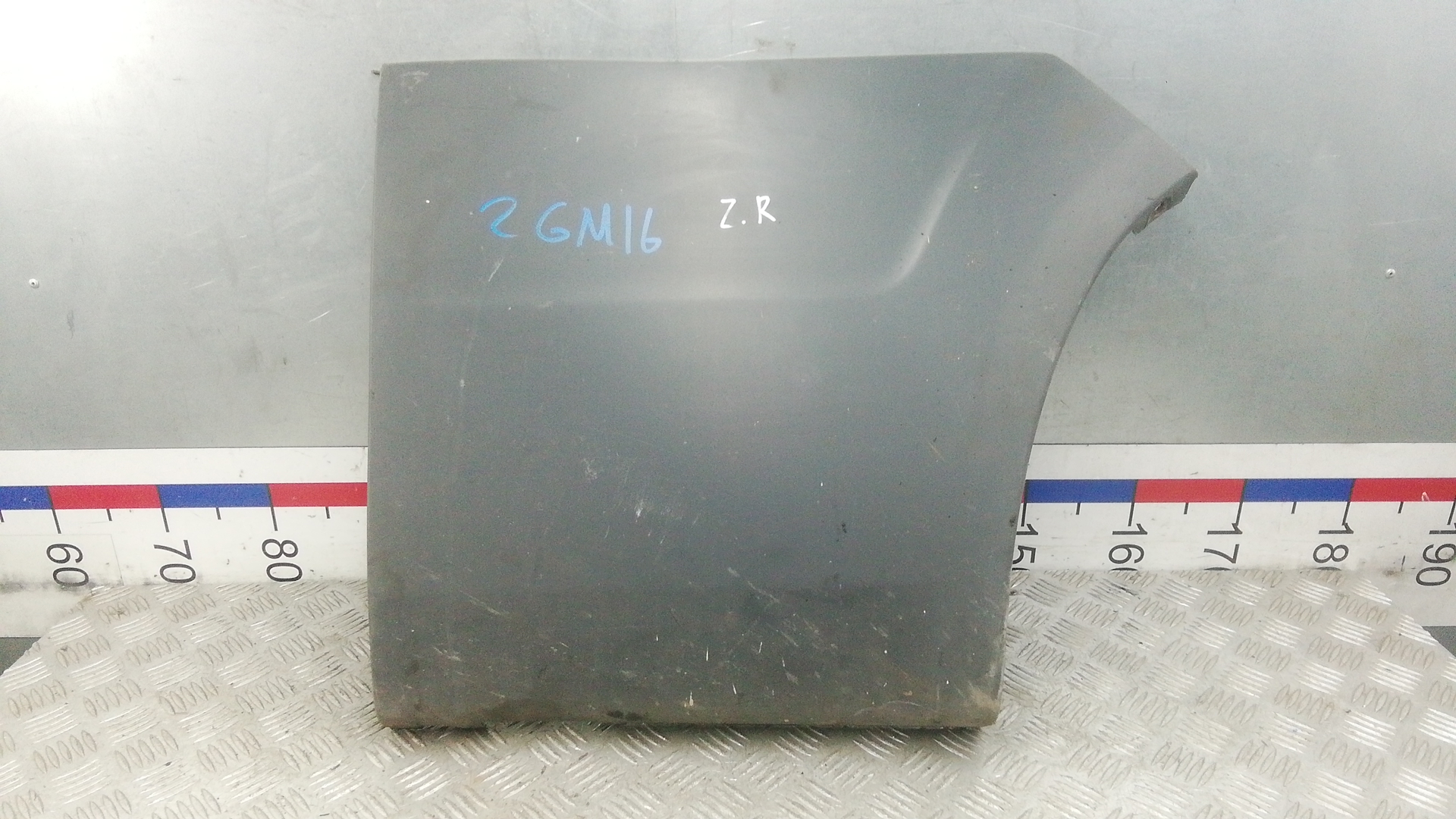 Молдинг заднего крыла правого