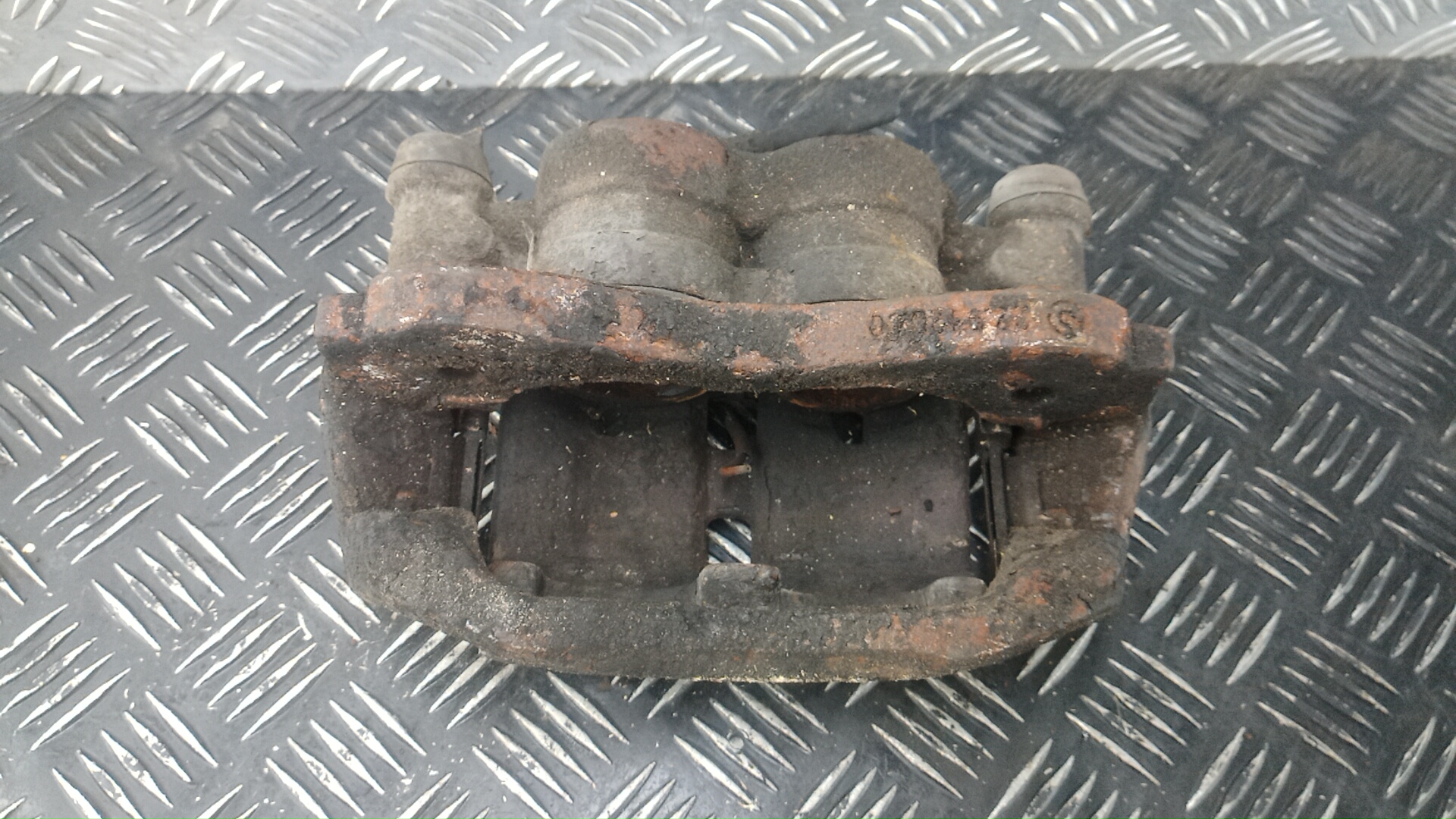 Суппорт передний правый