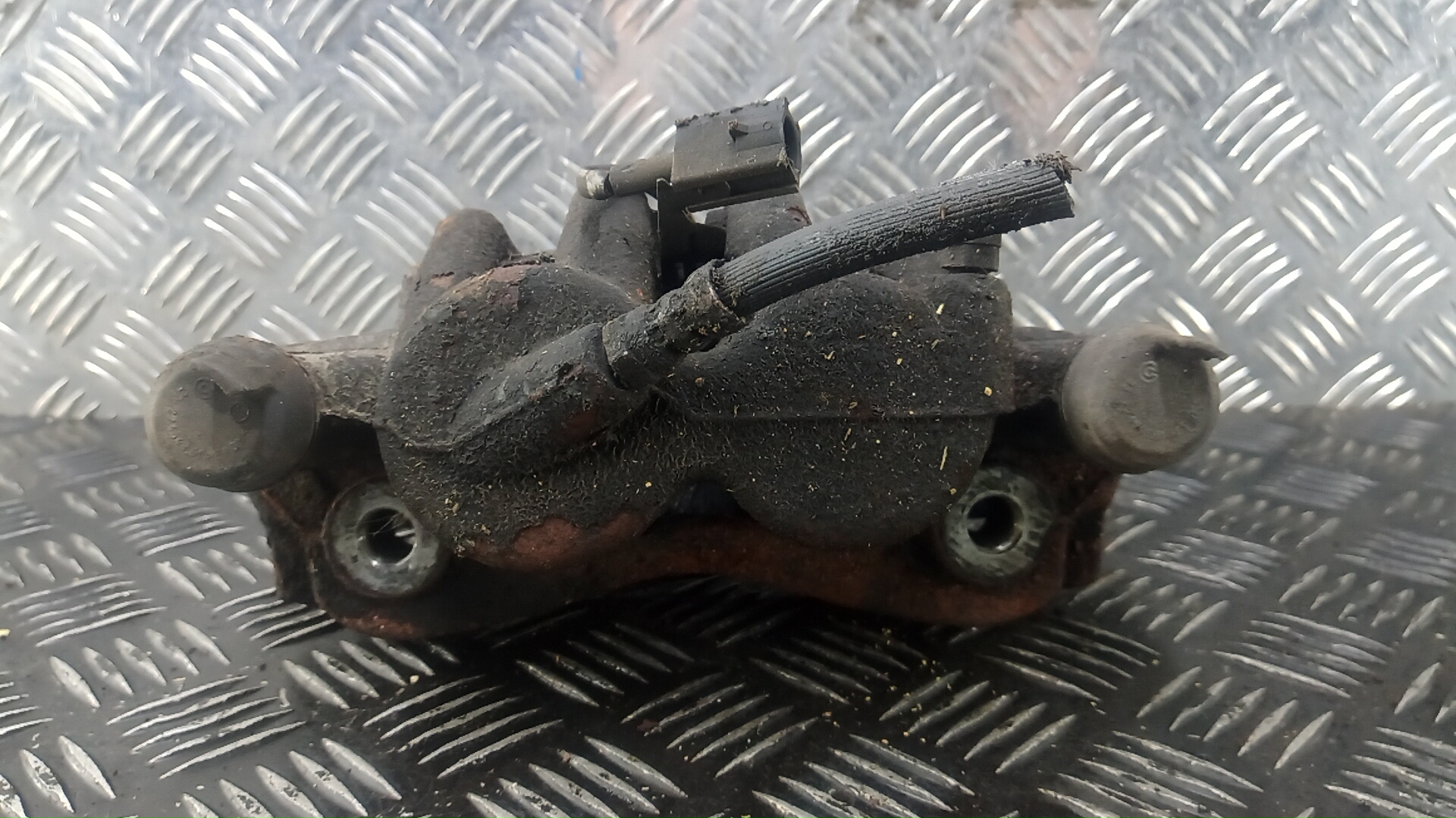 Суппорт передний правый