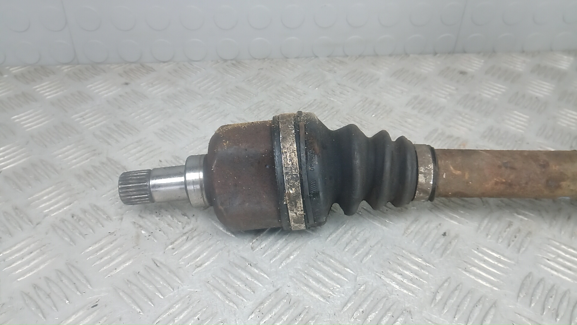 Полуось передняя левая