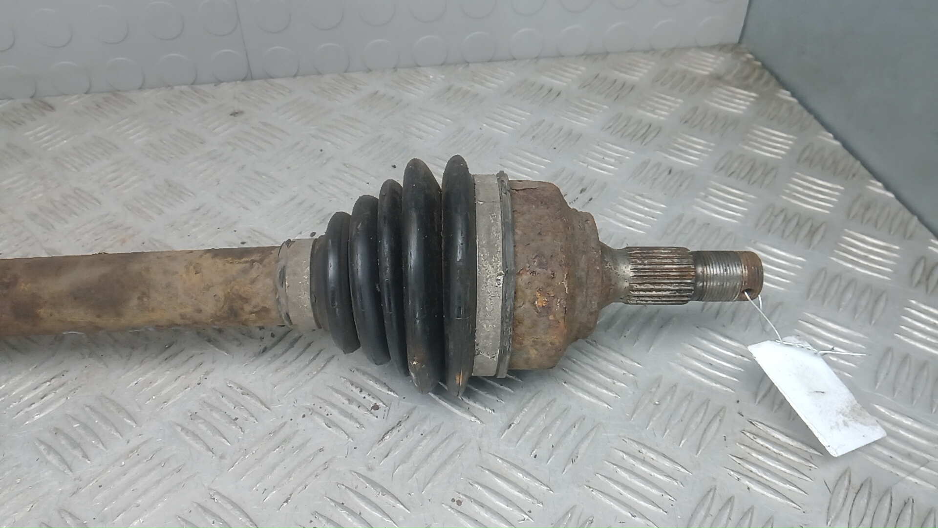 Полуось передняя левая