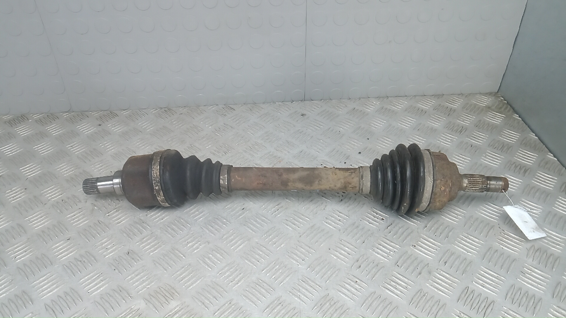 Полуось передняя левая