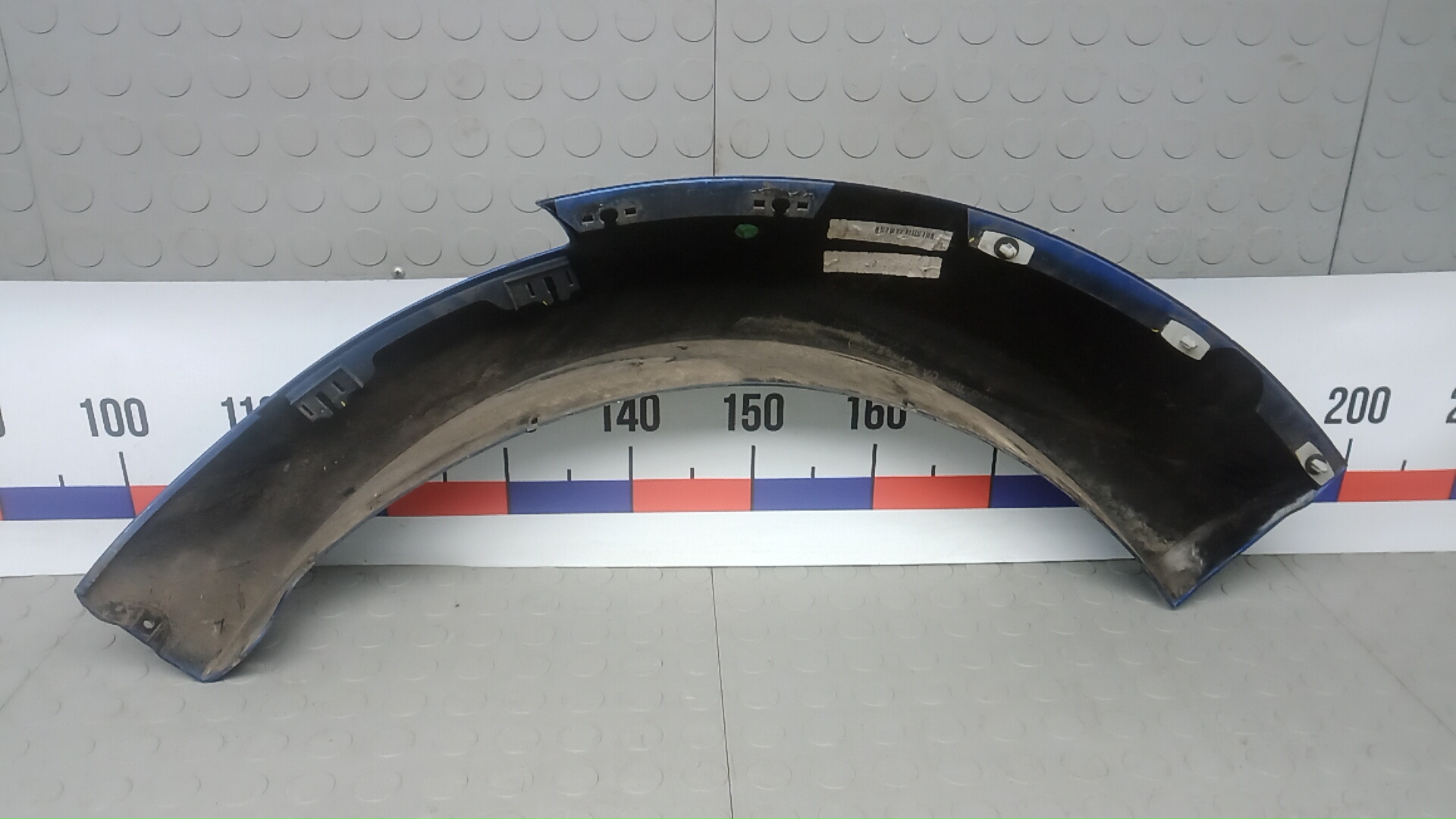 Накладка переднего крыла левого