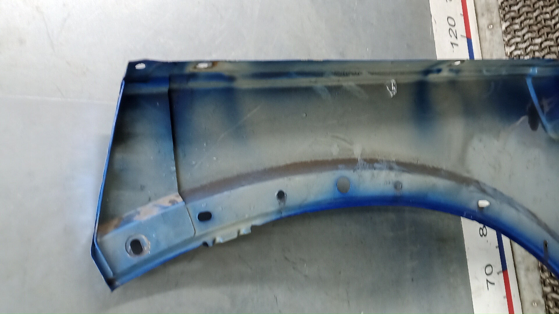 Крыло переднее правое