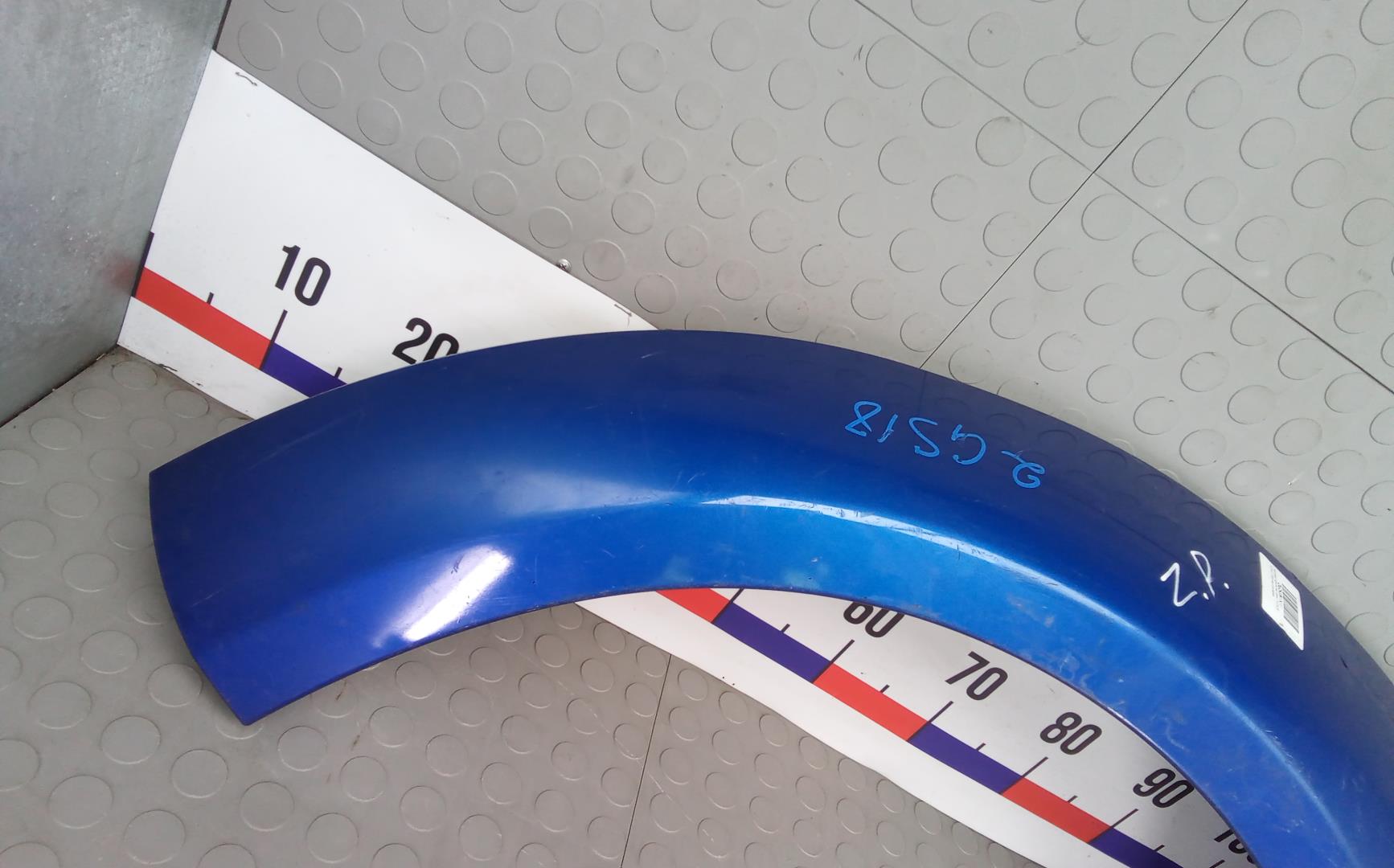 Молдинг заднего крыла правого