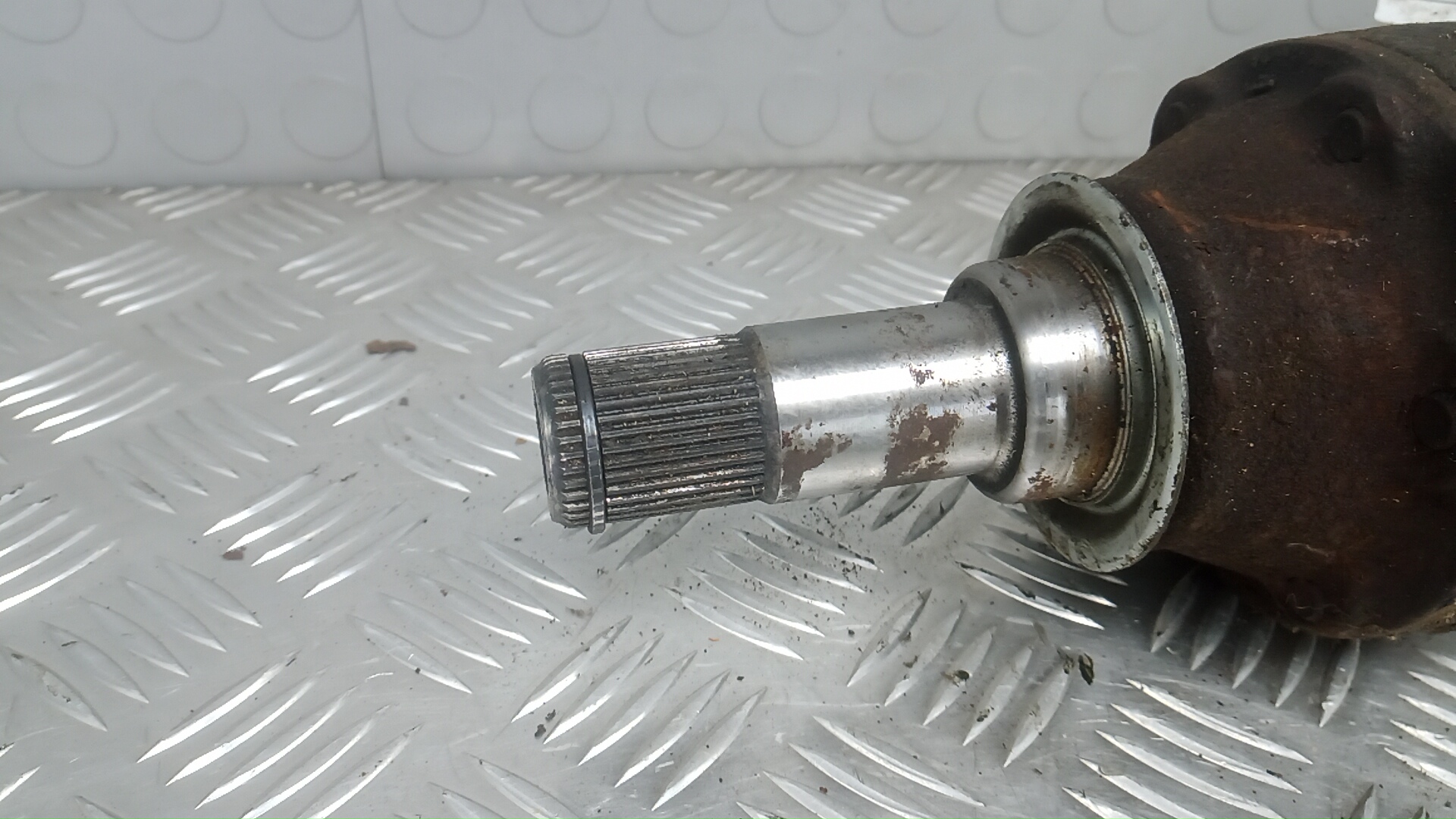 Полуось передняя левая