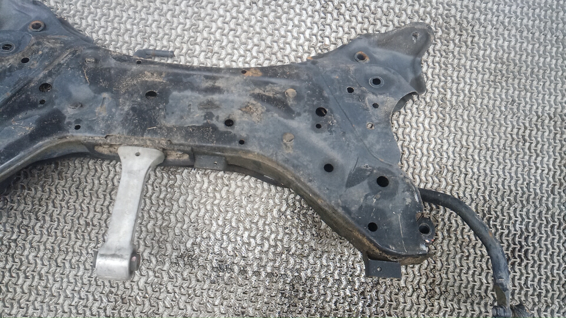 Балка передняя (крепление продольных тяг)