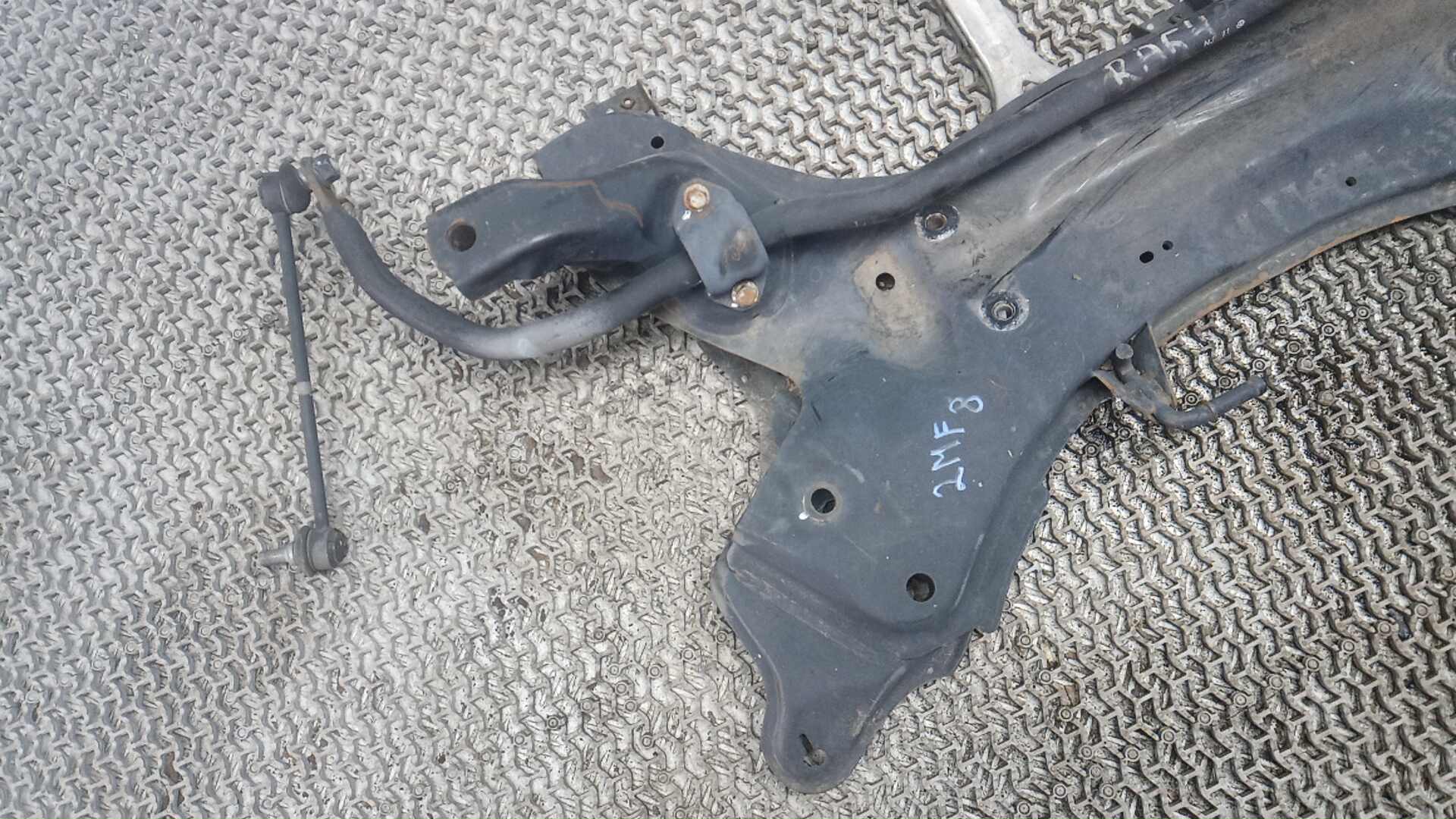 Балка передняя (крепление продольных тяг)