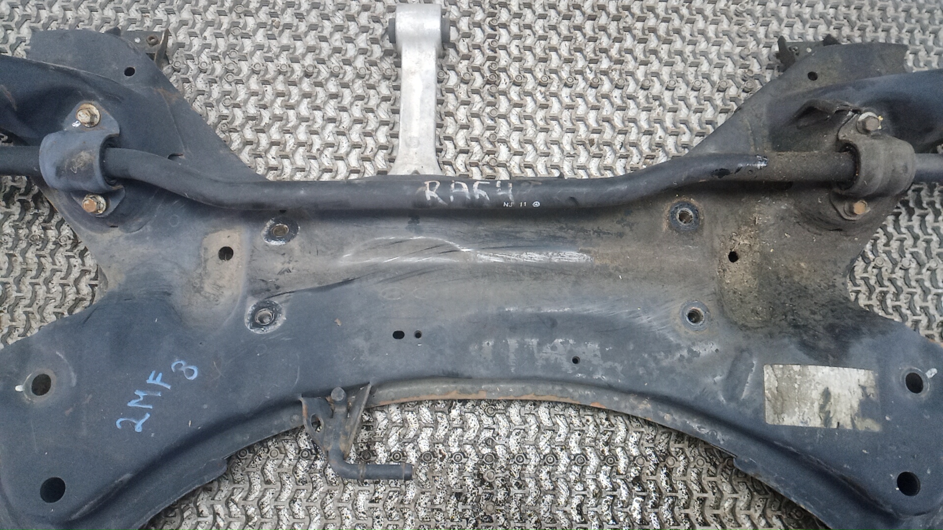 Балка передняя (крепление продольных тяг)