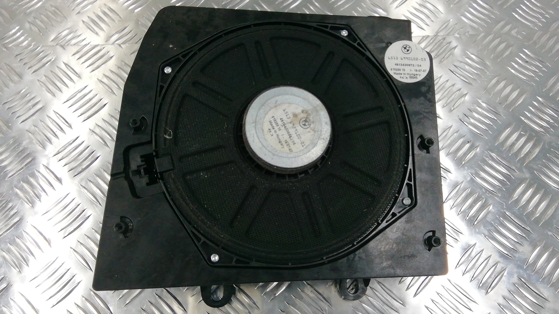 Сабвуфер для X3 E83 2004-2010