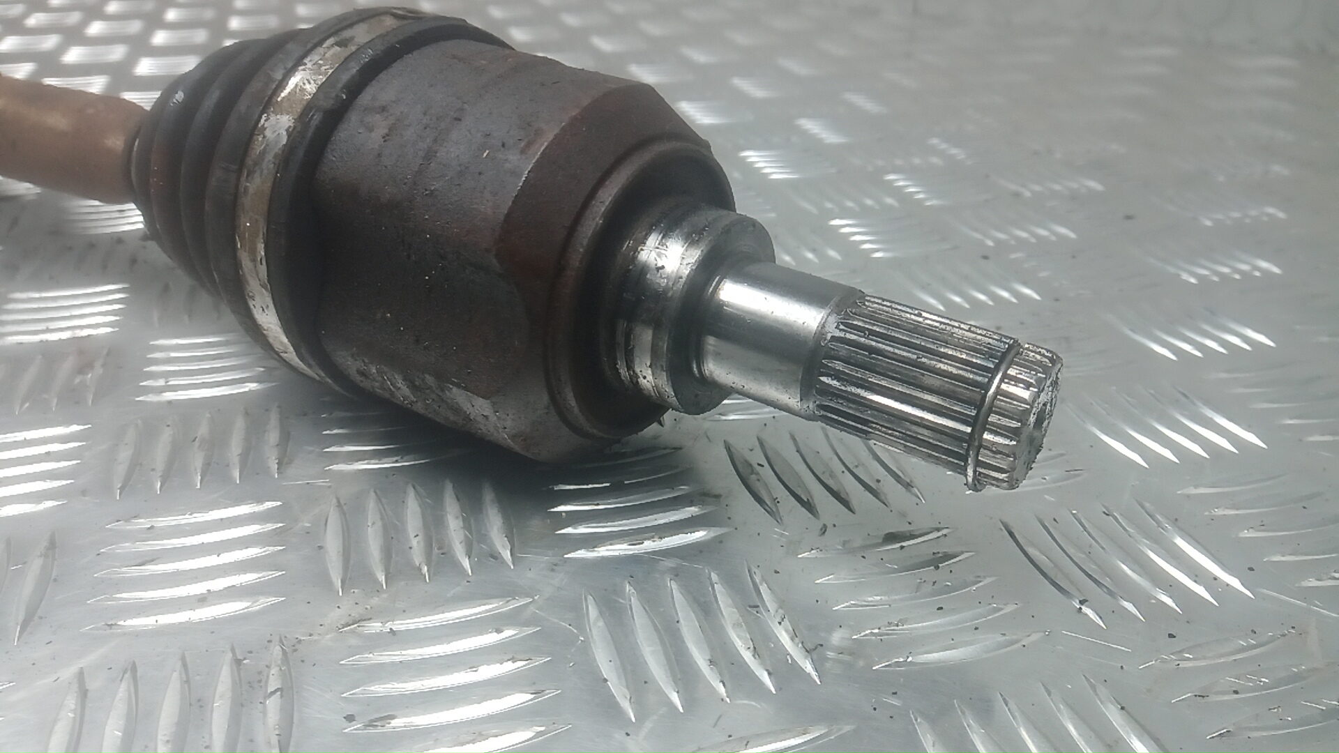 Полуось передняя правая